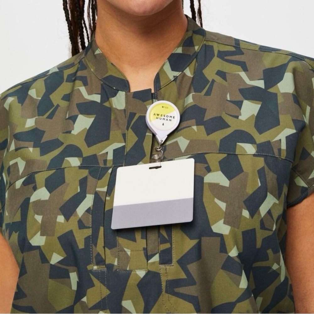 Figs Camo Top size S NWT - Picture 2 of 3